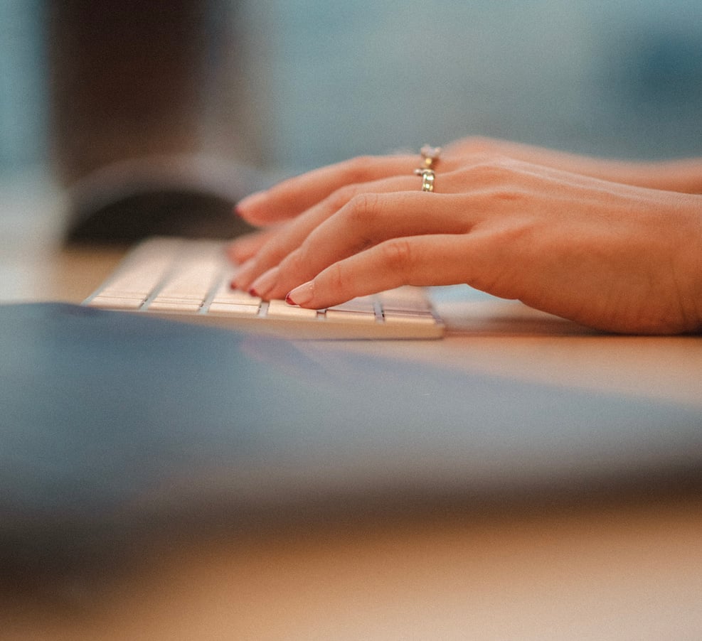 How to get better answers from AI with effective prompts