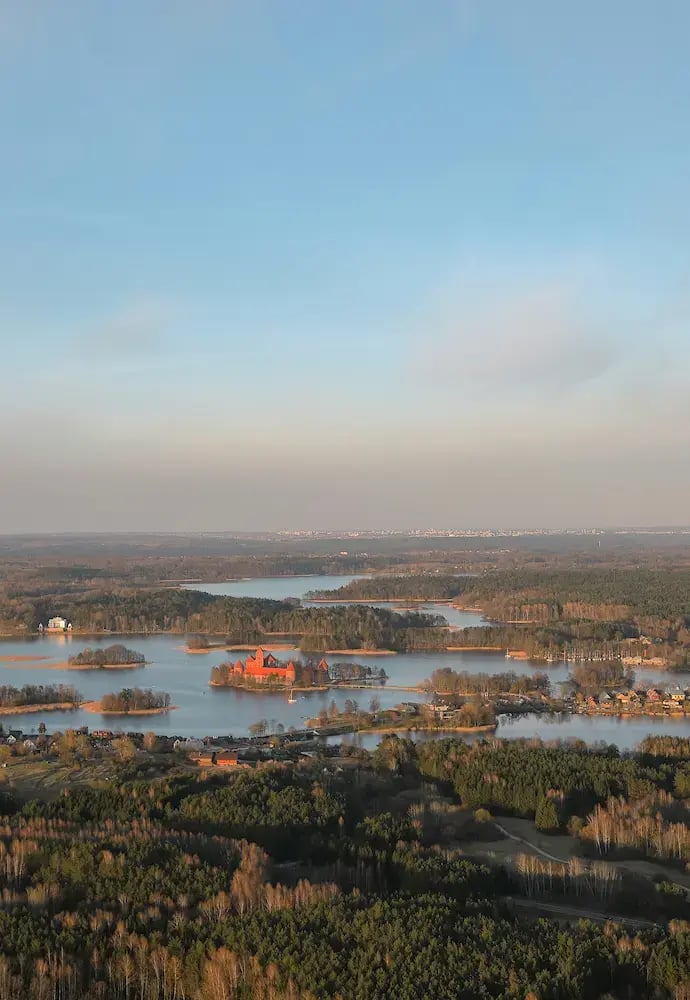 Lithuania 1 - maksim-shutov-3Fnwd7Vxb34-unsplash